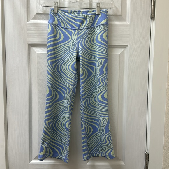 Athleta Girl Chit Chat Kick Flare Capri - Picture 5 of 13